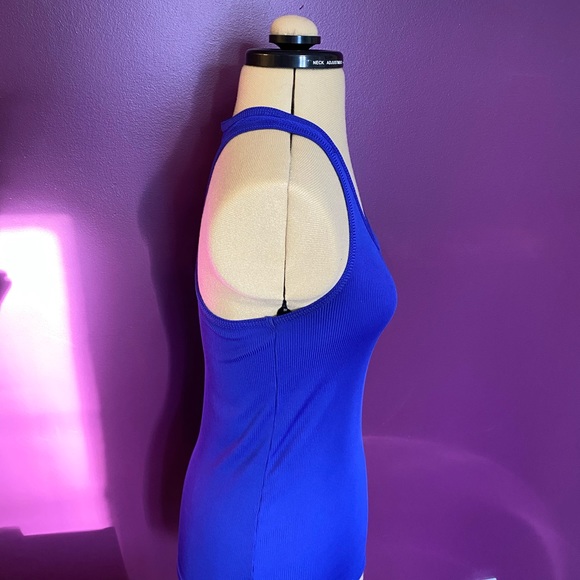 “Look-at-me!” Beautiful blue tank top for gym 💪🏽 - Picture 4 of 6